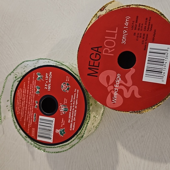 Holiday Christmas non religious wire ribbon rolls and a question game most NWT - Picture 5 of 12